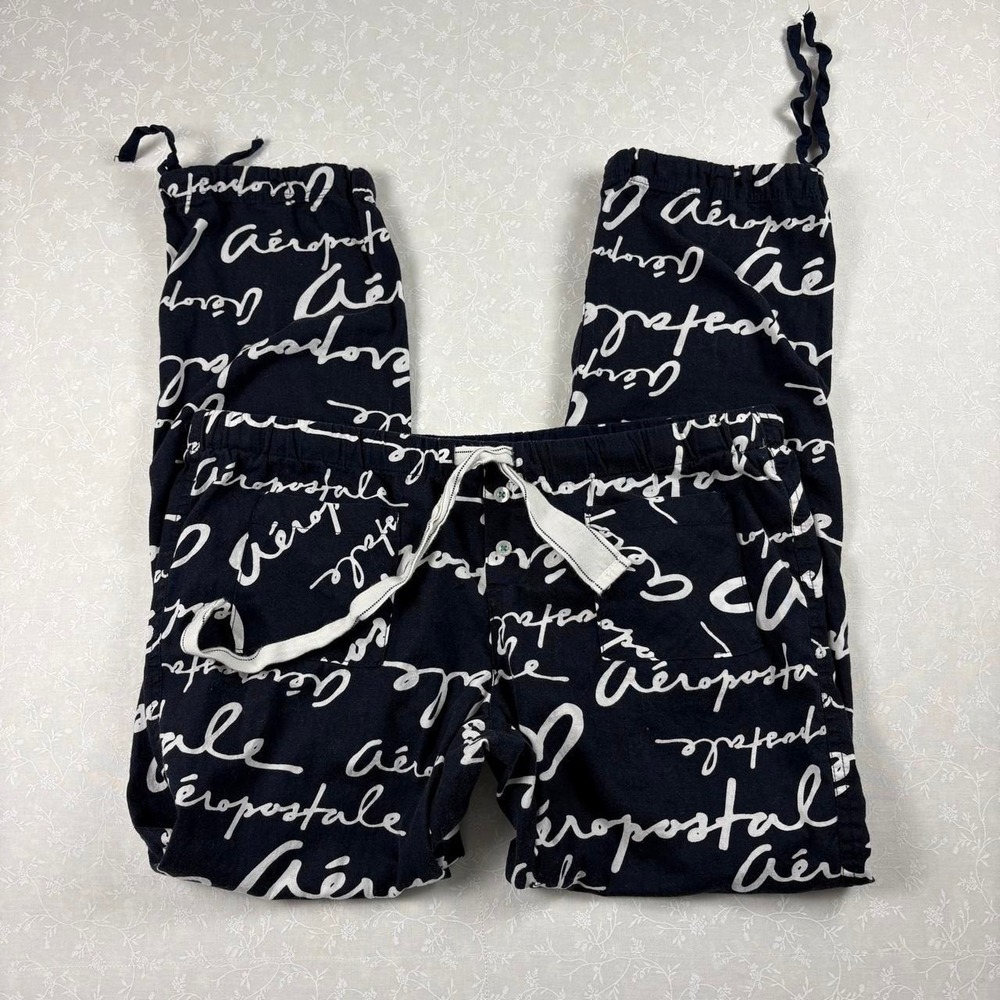 Vintage 2000s Aéropostale Script Print Capri Pants — S